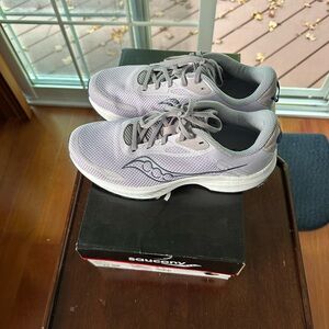 Saucony Axon 3 sneakers worn twice.